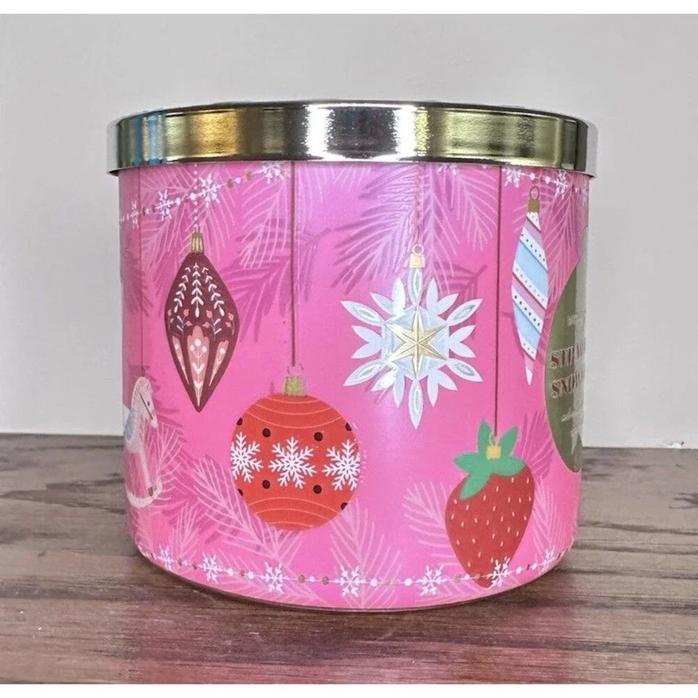 Bath & Body Works Strawberry Snowflakes 3-Wick Candle 14.5 oz with Snowflake Lid